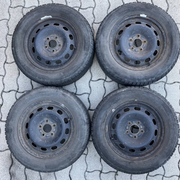Ford 15 lemezfelni + 195/65 R15 téli gumi + dísztárcsa