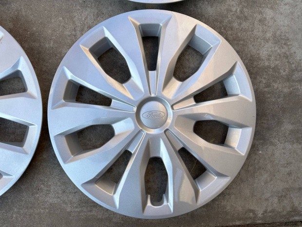 Ford 15-�s gy�ri diszt�rcsa sz�p �llapotban elad�!