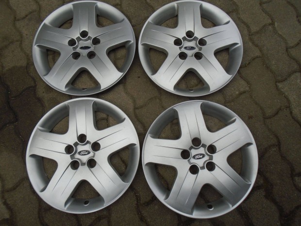 Ford 16" gyári dísztárcsa garnitúra eladó
