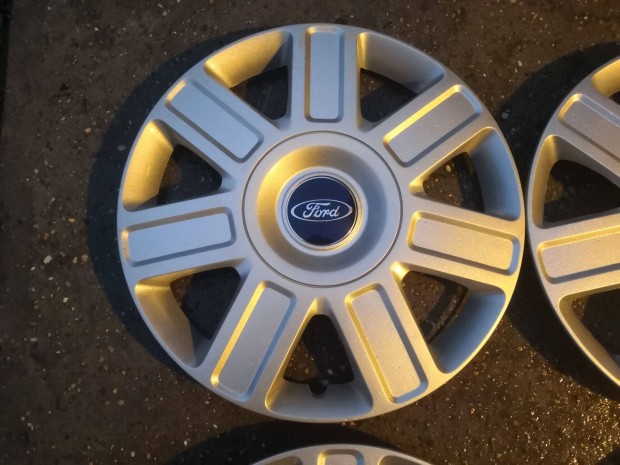 Ford 16-s gyri dsztrcsk