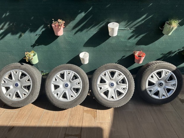 Ford 17" aclfelni dsztrcsval, tligumival