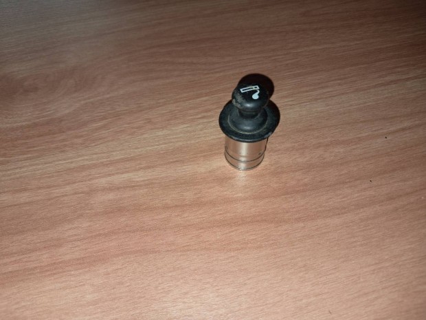 Ford 1998 - t�l szivargy�jt�