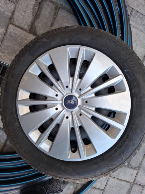 Ford 2020 tli gumi 205/55 R16 acl felnin bridgestone