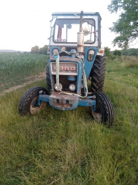 Ford 4000 alkatrészt keresek. Első hídra lenne szükségem