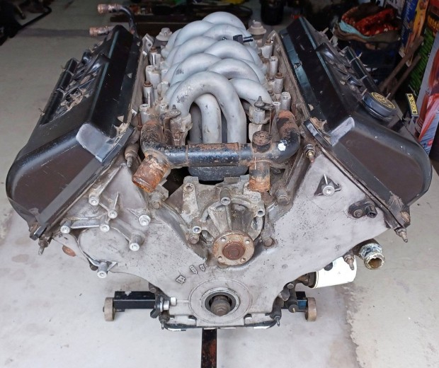 Ford 4.6L V8 motor elad� !
