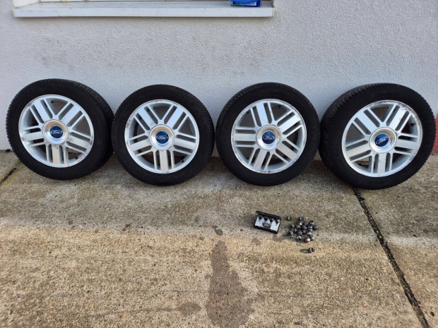Ford 4db 16" aluker�k + alu ker�k csavar szett + ker�k�r szett