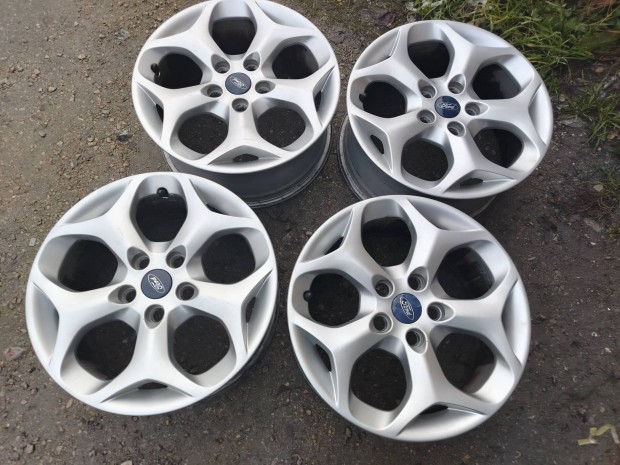 Ford 5x108 16" gyri hibtlan felniszett 