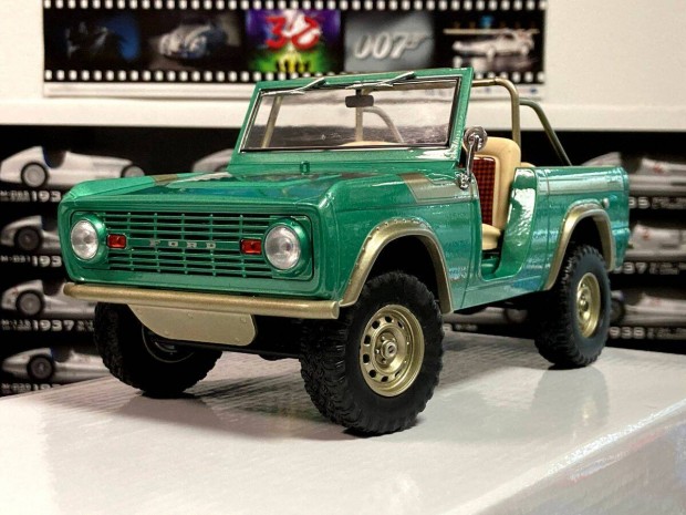 Ford Bronco Open 1976 1:18 1/18 Greenlight modell