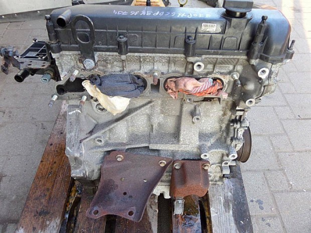 Ford C-Max 1,8 2,0 benzines motor kevés kilométer fűzött motor hengere