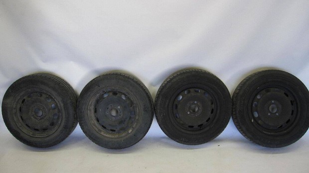 Ford C-Max Eladó gyári, 195/65R15 col lemezfelni nyári gumival