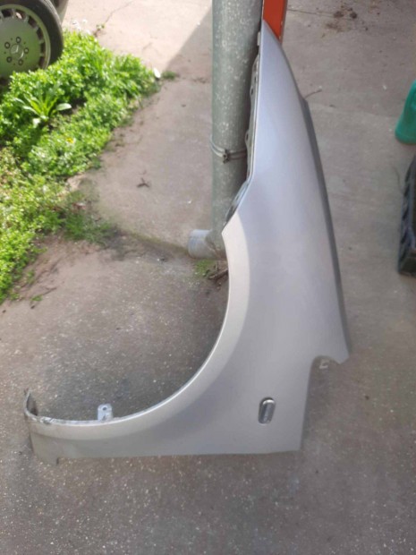 Ford C-Max Mk1 jobb , bal első sárvédő