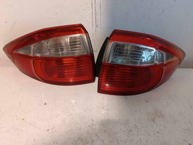 Ford C-Max Mk2 jobb , bal hátsó lámpa