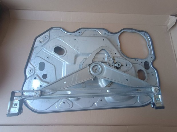 Ford C-Max bal els� ajt�panel 3M51-R203A29-BB