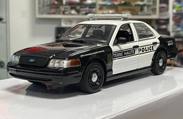 Ford Crown Victoria Interceptor Indiana Police 2011 1:24 Greenlight