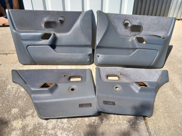 Ford Escort Mk4, 5 ajtós , ajtókárpit