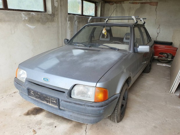 Ford Escort bontsra/feljtsra