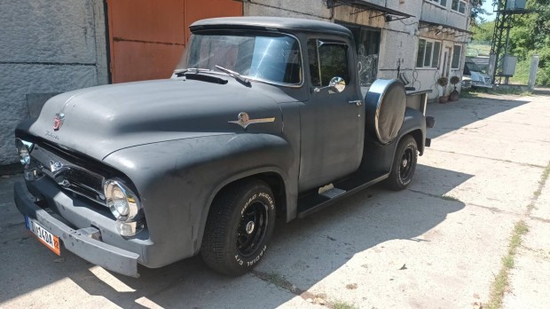 Ford F100 .....