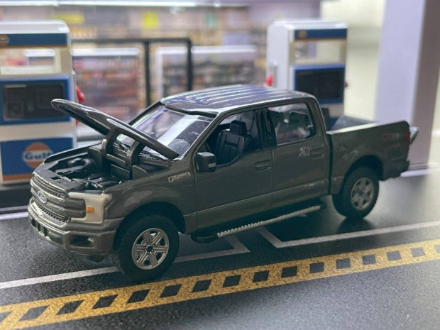 Ford F-150 modellaut - Auto World 1:64 mret