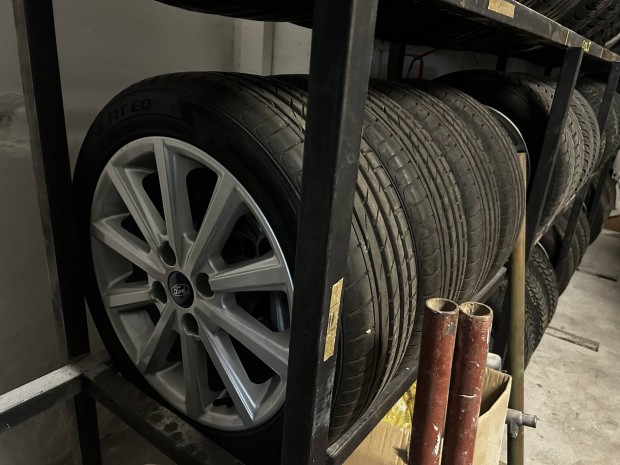 Ford Fiesta 16 gyári alufelni újszerű hankook nyári gumival