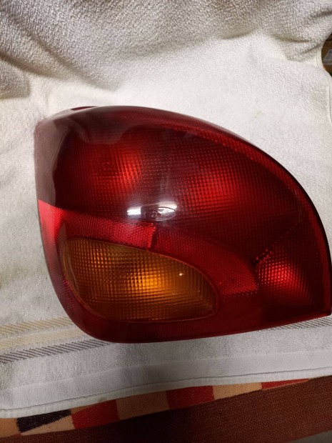 Ford Fiesta 1989.02.01-2002.03.H�ts� l�mpa komplett bal gy�ri