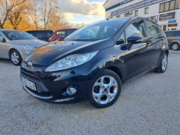Ford Fiesta 1.25 Titanium Digitkl�ma! Parkradar...