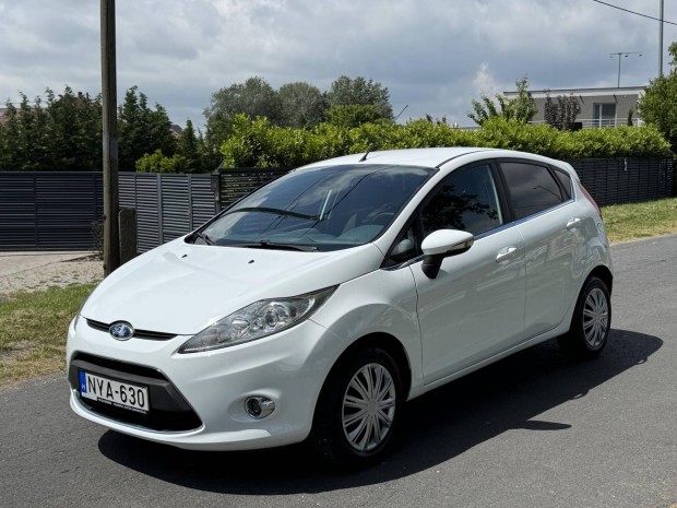 Ford Fiesta 1.25 Titanium Magyarországi/Digitkl...