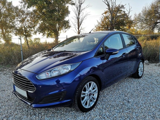 Ford Fiesta 1.25 Titanium Szervizkönyves.Alufel...