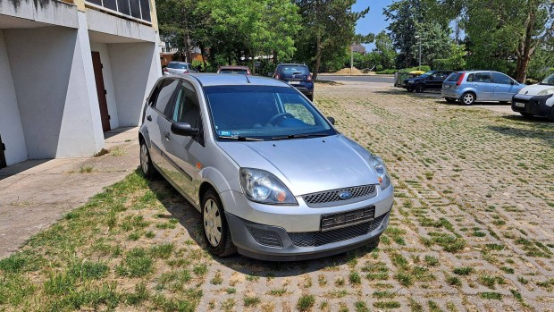 Ford Fiesta 1.3 Benzin 101074km. Klímás