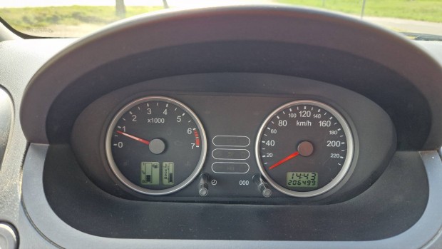 Ford Fiesta 1.3 Benzin 4 �vszakos gumik El.Ablak 