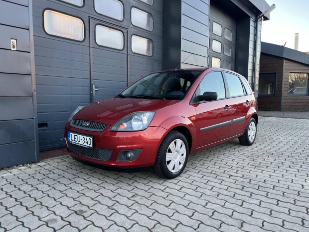 Ford Fiesta 1.3 Fresh Plus Szervizk�nyv / 2.TUL...