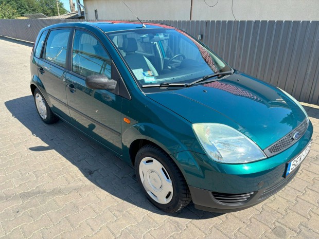 Ford Fiesta 1.4 benzin elad