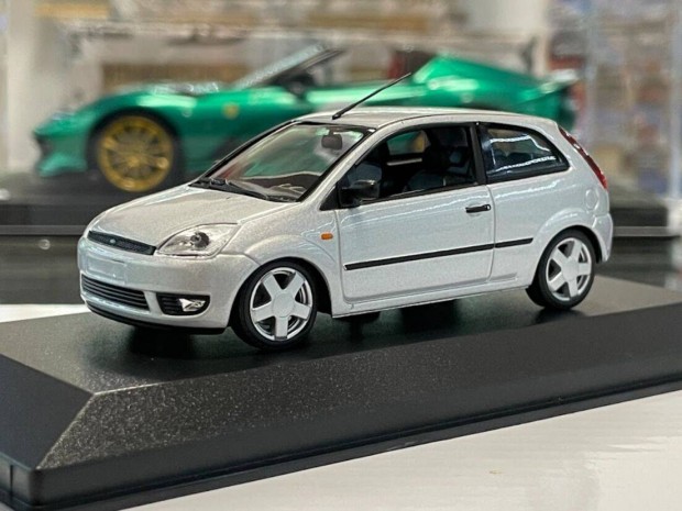 Ford Fiesta 2002 1:43 1/43 Minichamps Maxichamps Edition