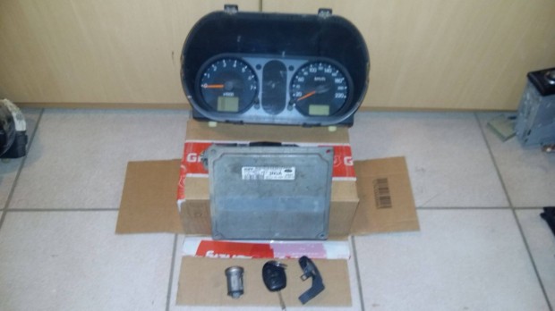 Ford Fiesta 2003 , 2004 évj. 1.3 benzin SIM 21 kpl. immo szett 3NUA!