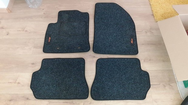 Ford Fiesta 2005-2008 szőnyeg szett