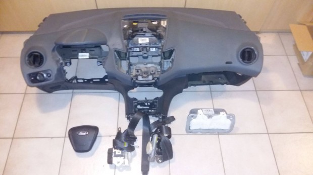 Ford Fiesta 2008-t�l l�gzs�kszett elad� 140.000 ft