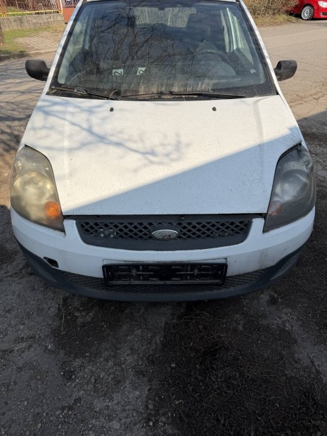 Ford Fiesta 3 �s 5 ajt�s alkatr�szek elad�ak