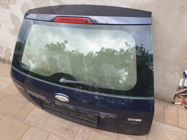 Ford Fiesta 5.a csomagt�rajt�.