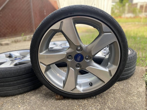 Ford Fiesta Active gyári 17"-os alufelni szett 4x108 nyári