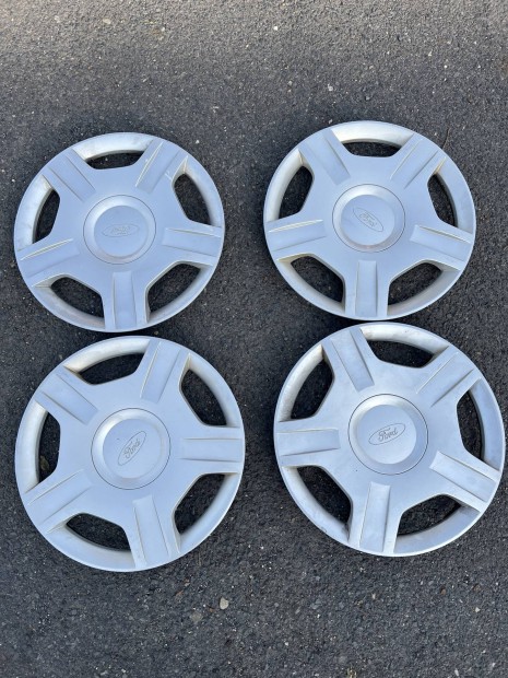 Ford Fiesta Dsztrcsa 14"