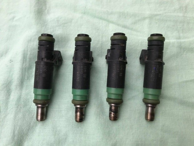 Ford Fiesta Fusion Focus C-Max benzin befecskendez injector