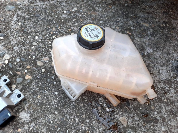 Ford Fiesta Kiegyenlítő Tartály Benzineshez!
