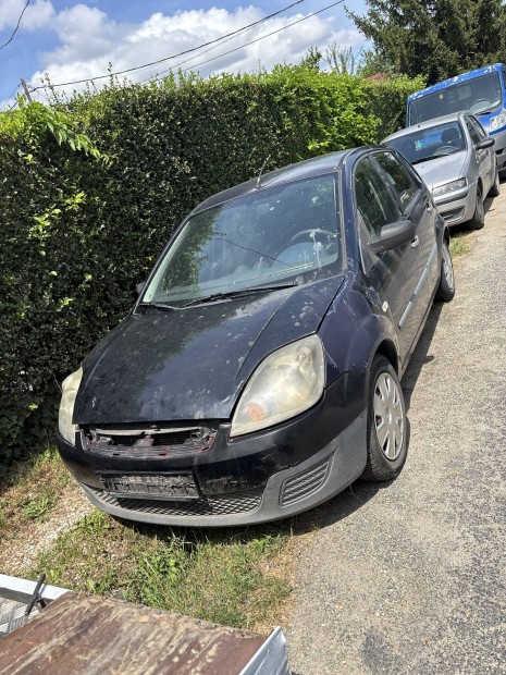 Ford Fiesta MK5 fnyszrk motorhztet srvd lkhrt