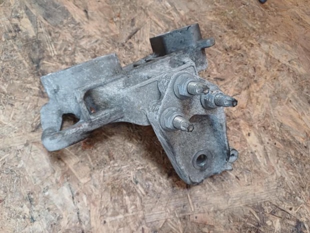 Ford Fiesta MK6 (2008-2017) 1.4Tdci Diesel Motortartó Bak