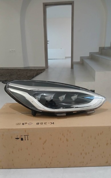 Ford Fiesta MK7 2018 jobb első led fényszóró cikszám H1BB-13E014-AE