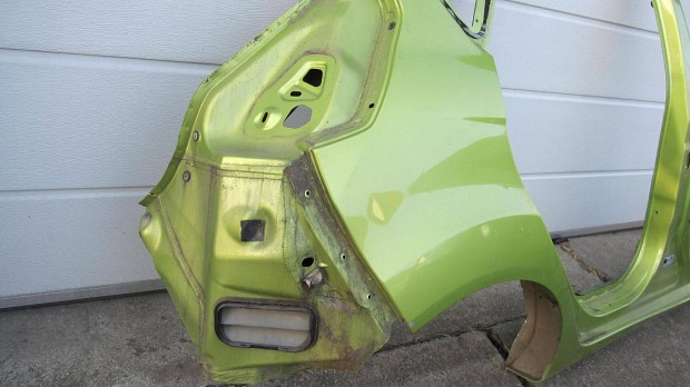 Ford Fiesta MK7 Eladó gyári, 5 ajtós jobb hátsó sárvédő küszöbbel
