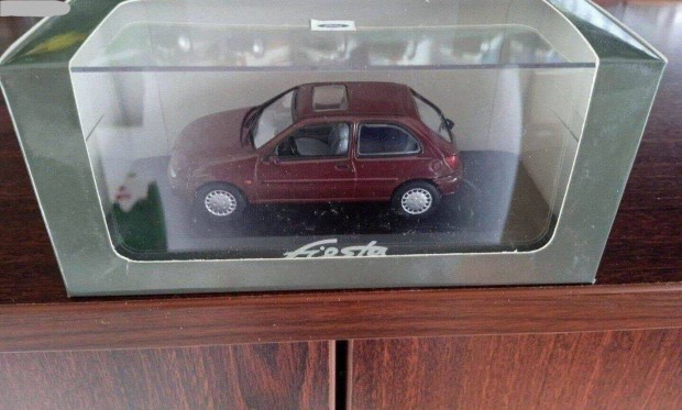 Ford Fiesta Minichamps kisauto modell 1/43 Elad