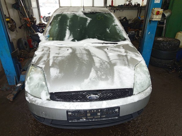 Ford Fiesta Mk6 karossz�ria elemei sz�rke