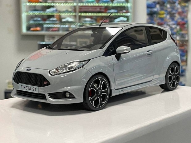 Ford Fiesta ST200 2016 1:18 Otto Mobile OT985