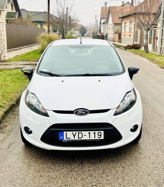 Ford Fiesta Sportvan 1.6 TDCi Folyamatosan Szer...