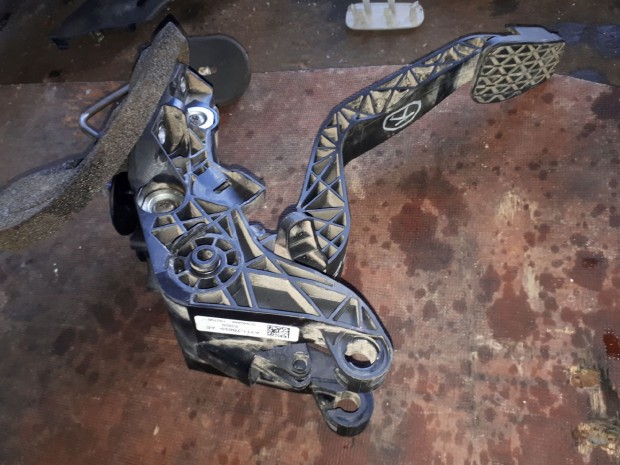 Ford Fiesta VII Kuplung Ped�l + Fels� Kuplung Munkahenger